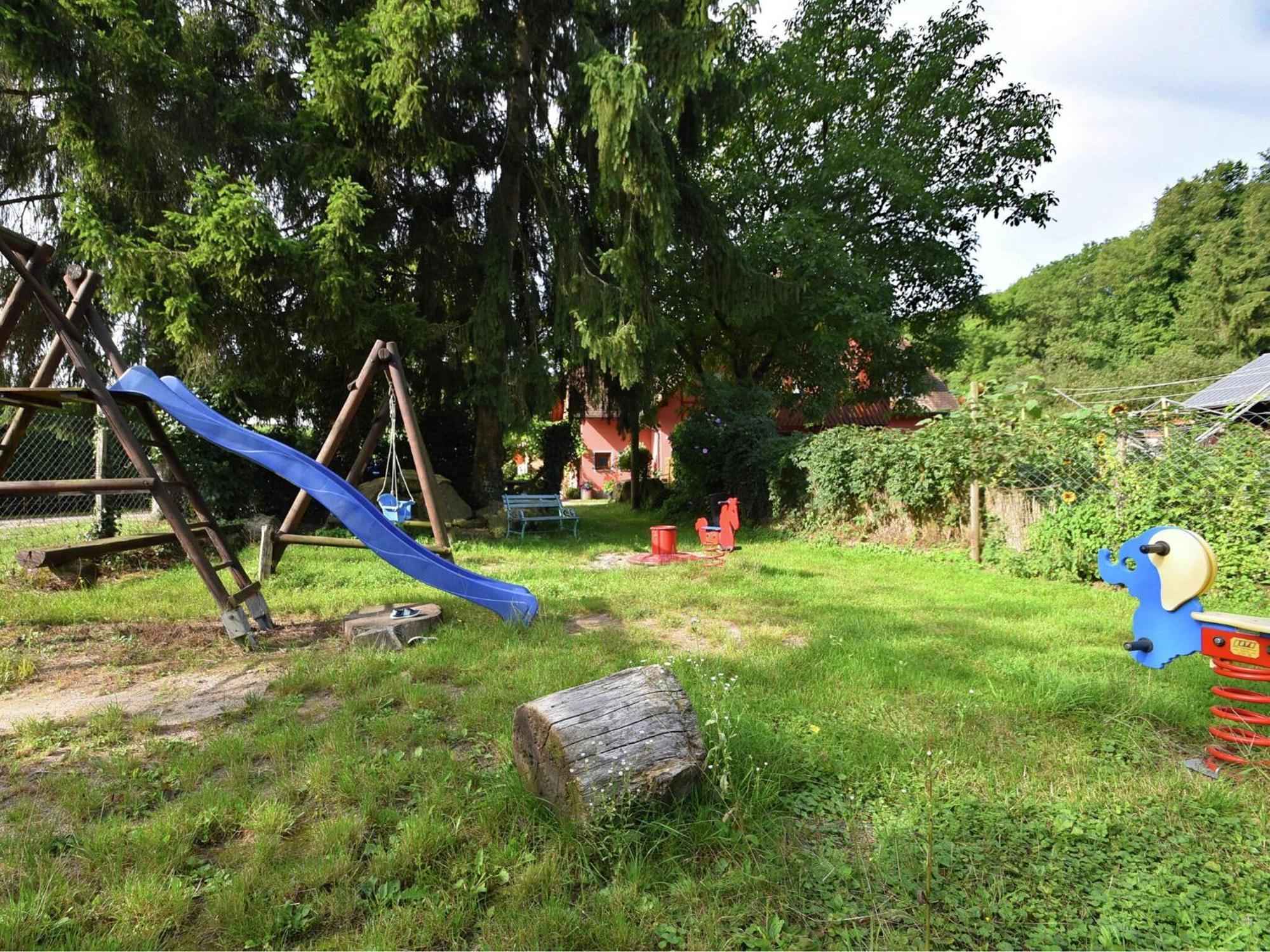 Countryside Apartment With Garden ชาลล์ชตัดท์ ภายนอก รูปภาพ