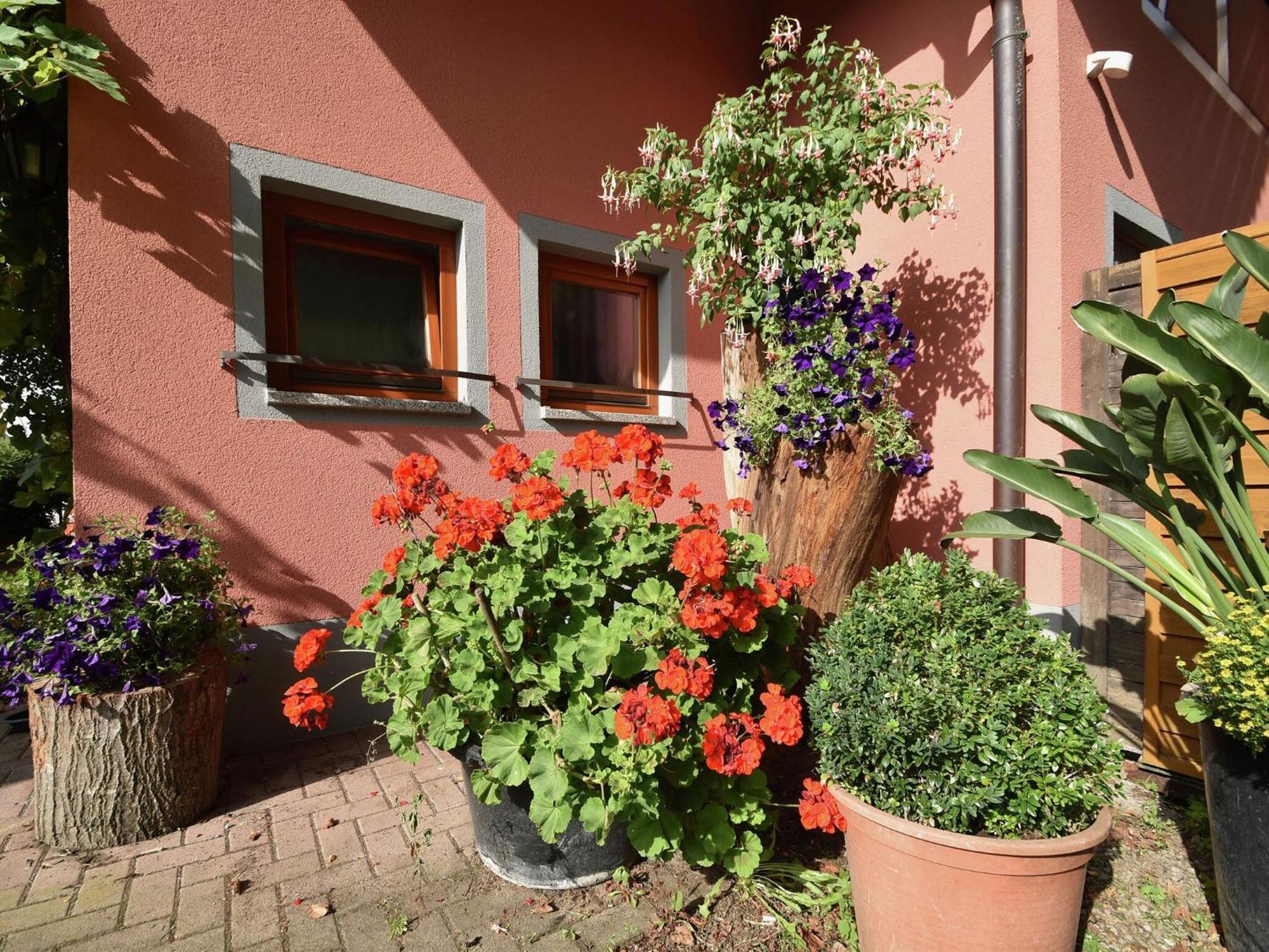 Countryside Apartment With Garden ชาลล์ชตัดท์ ภายนอก รูปภาพ