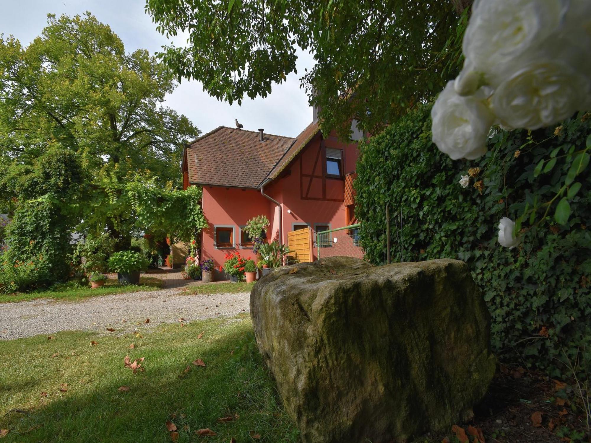 Countryside Apartment With Garden ชาลล์ชตัดท์ ภายนอก รูปภาพ
