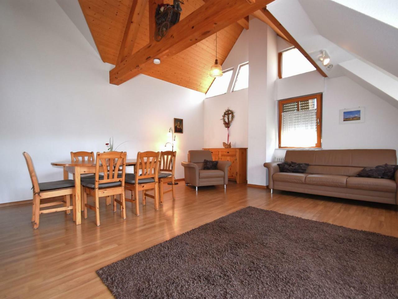 Countryside Apartment With Garden ชาลล์ชตัดท์ ภายนอก รูปภาพ
